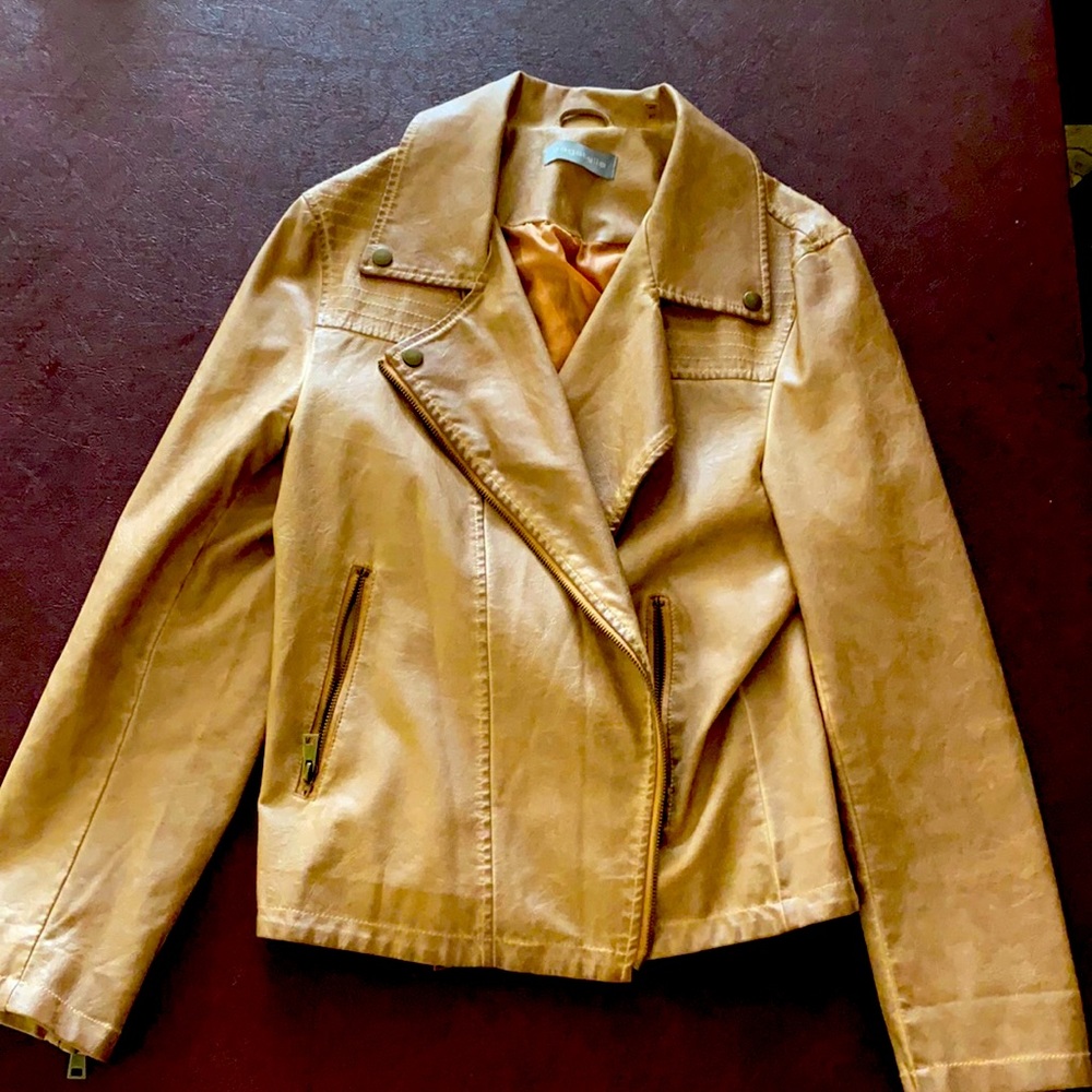 Brown Leather Jacket made in China! Sharp throw on casually